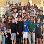 El periodista Nicolás Castellano acerca a los alumnos del Liceo Francés Internacional de Gran Canaria la realidad de la inmigración y los conflictos bélicos